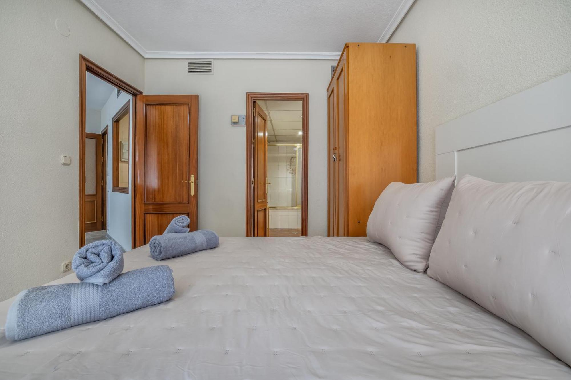 R & T Cordoba Center Apartamentos - Parking Luaran gambar