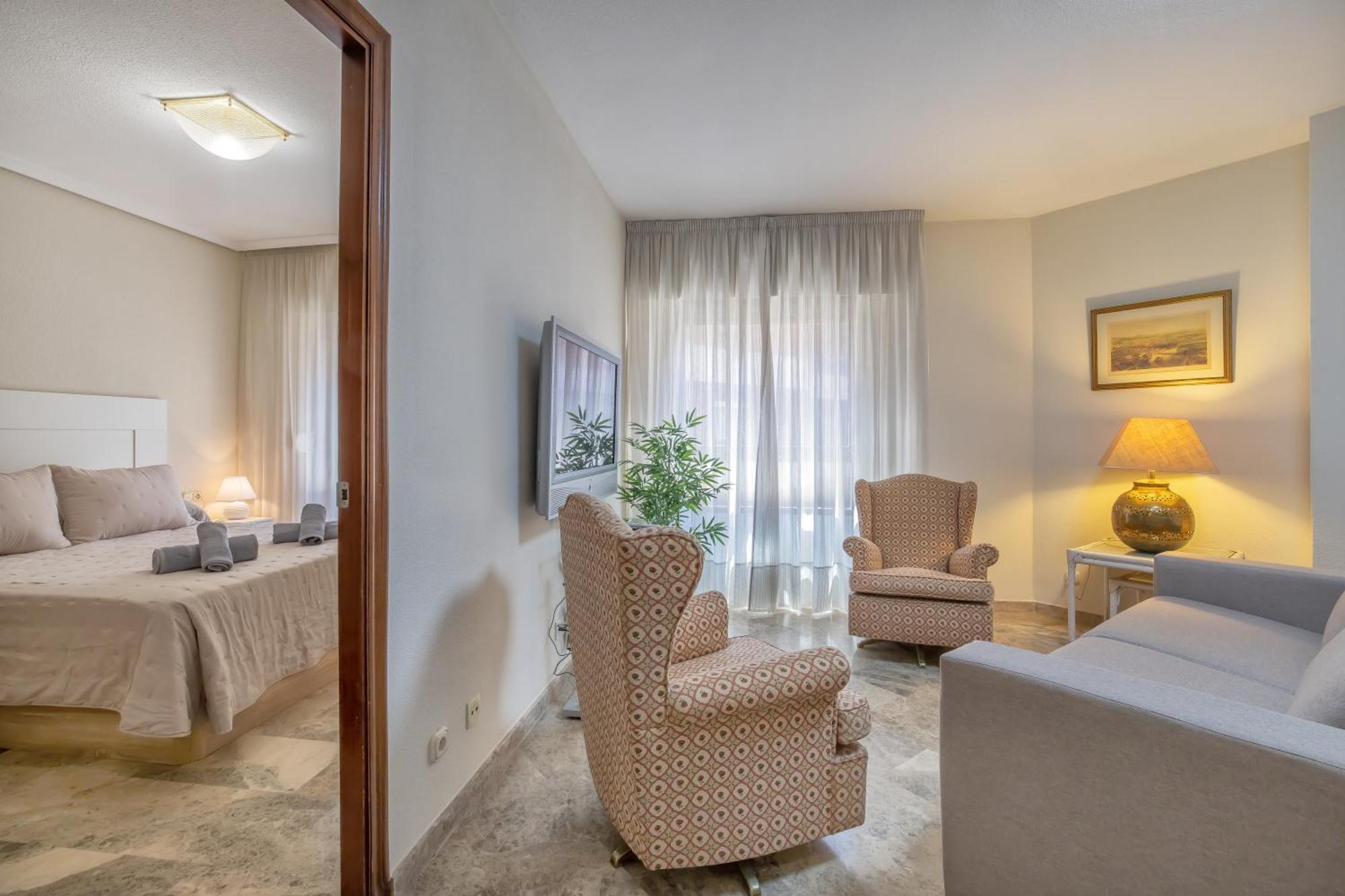 R & T Cordoba Center Apartamentos - Parking Luaran gambar