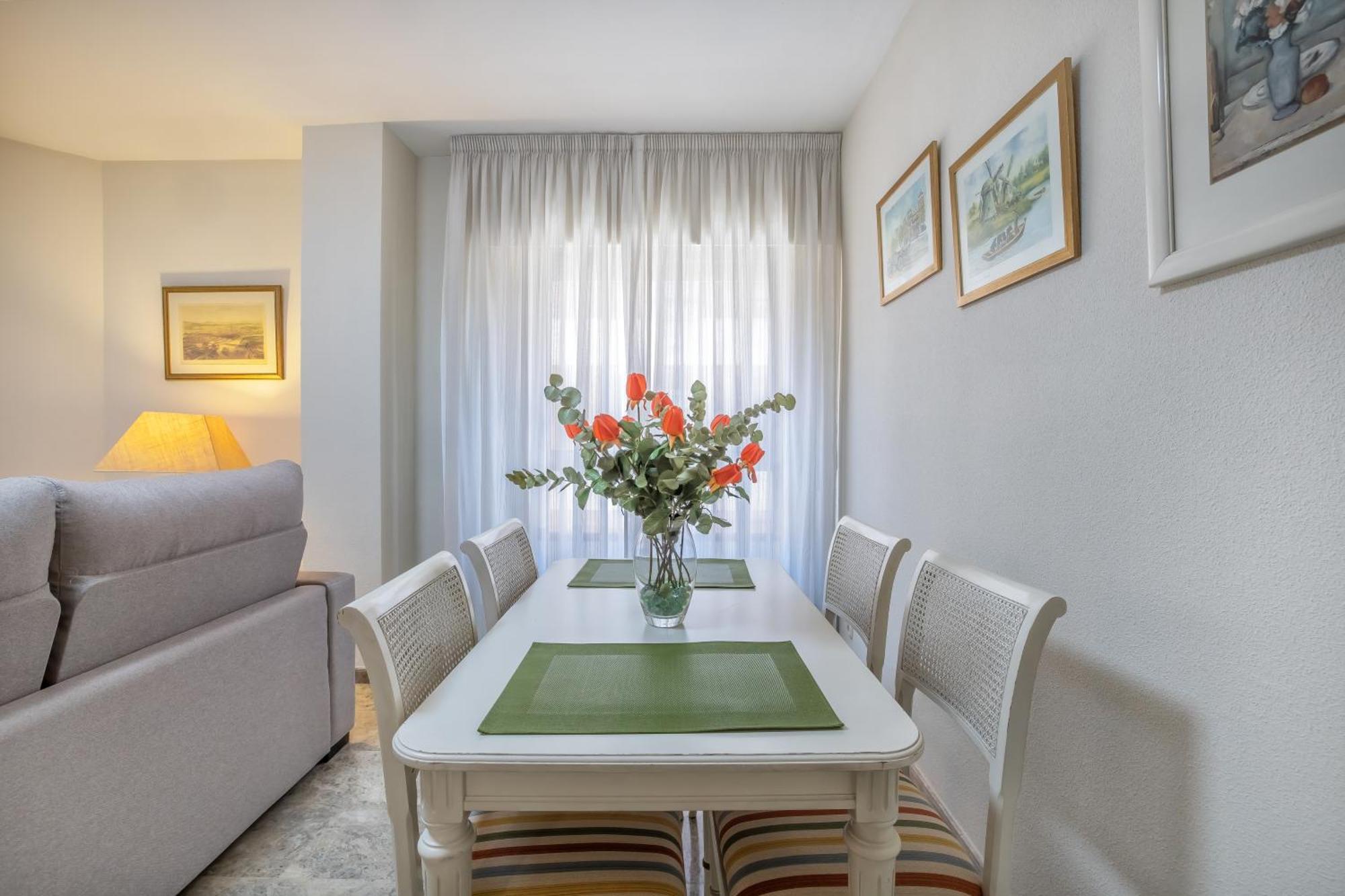 R & T Cordoba Center Apartamentos - Parking Luaran gambar